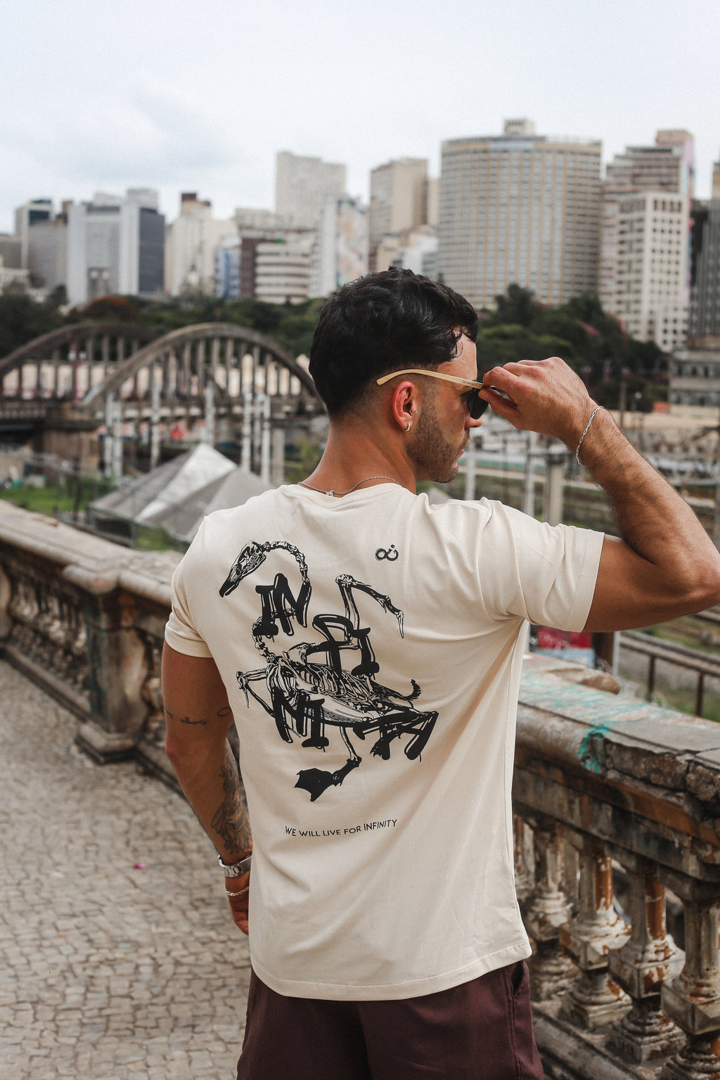 Camisa Infinity bege Ave