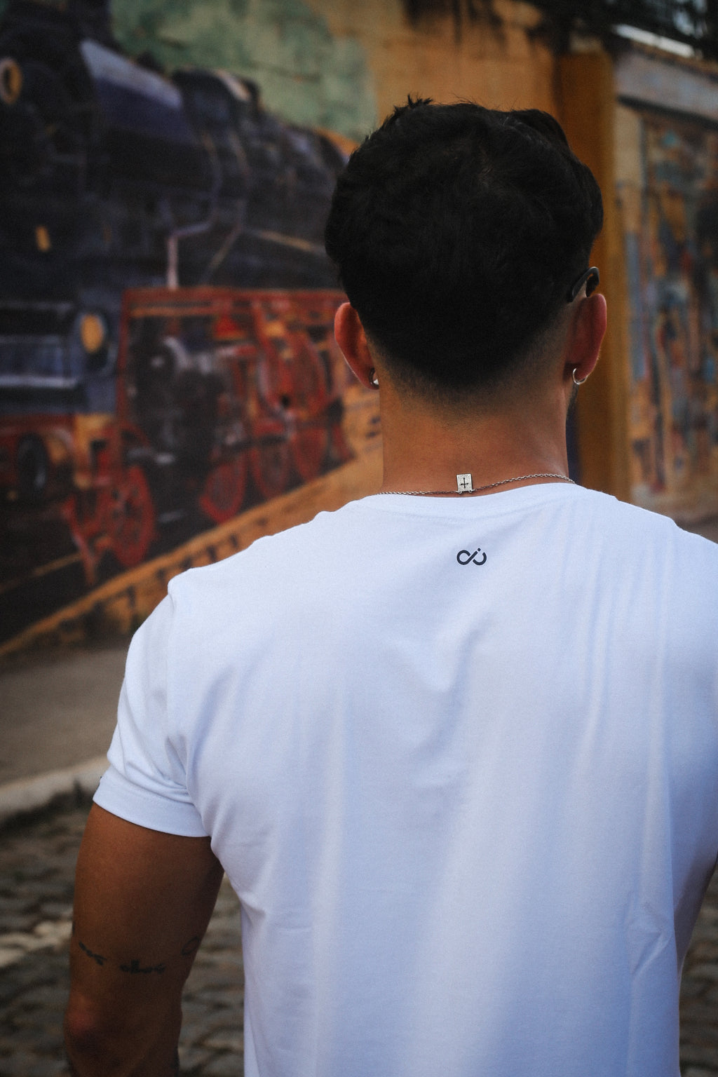 Camisa Infinity básica Branca