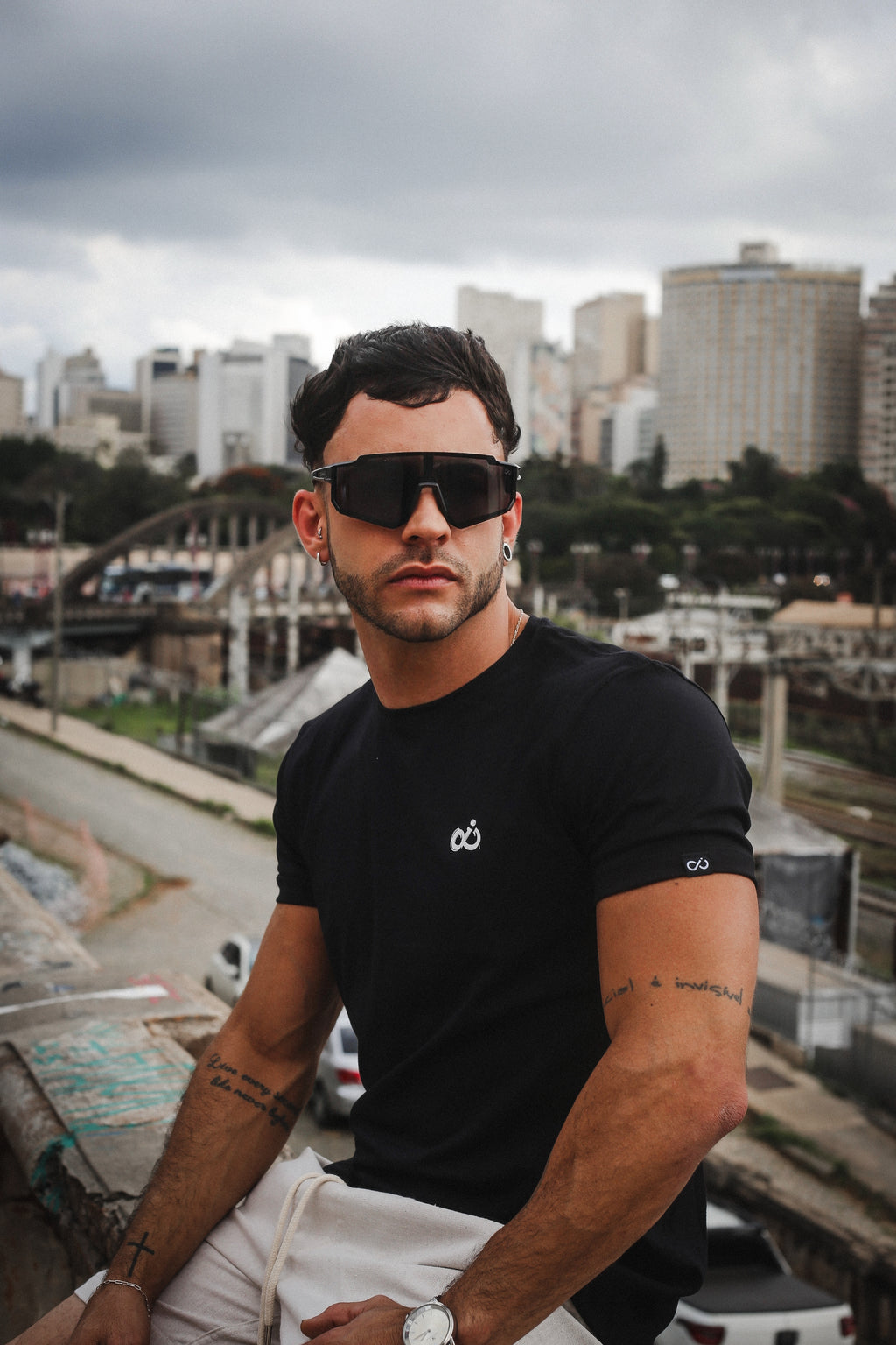 Camisa Infinity preta Ave