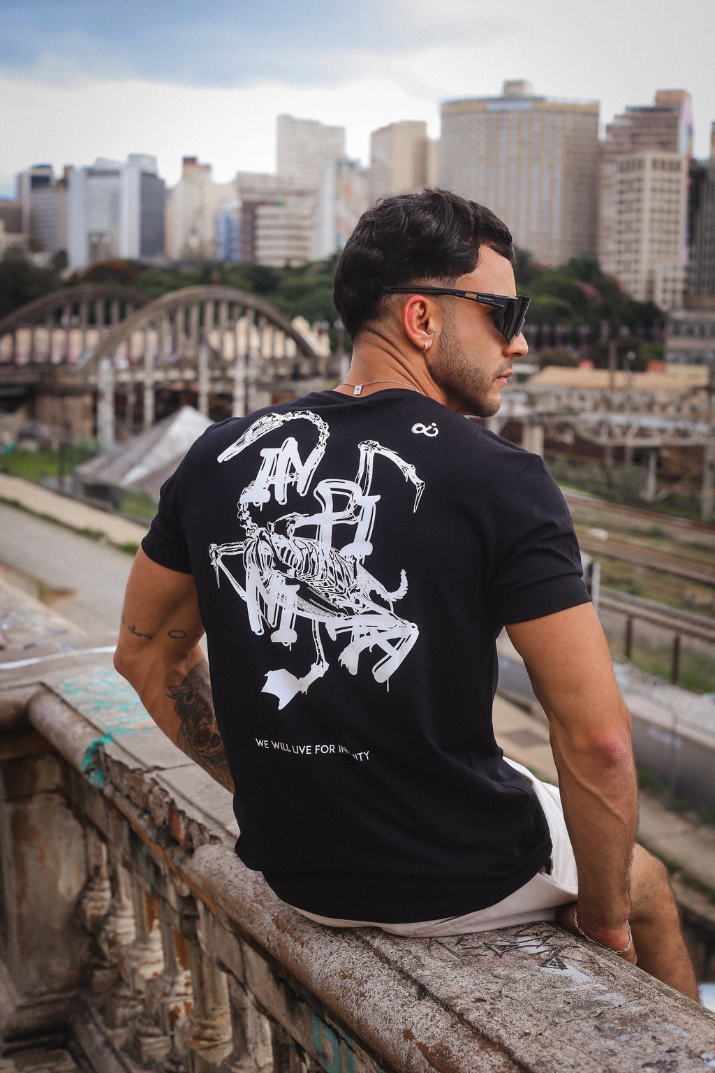 Camisa Infinity preta Ave