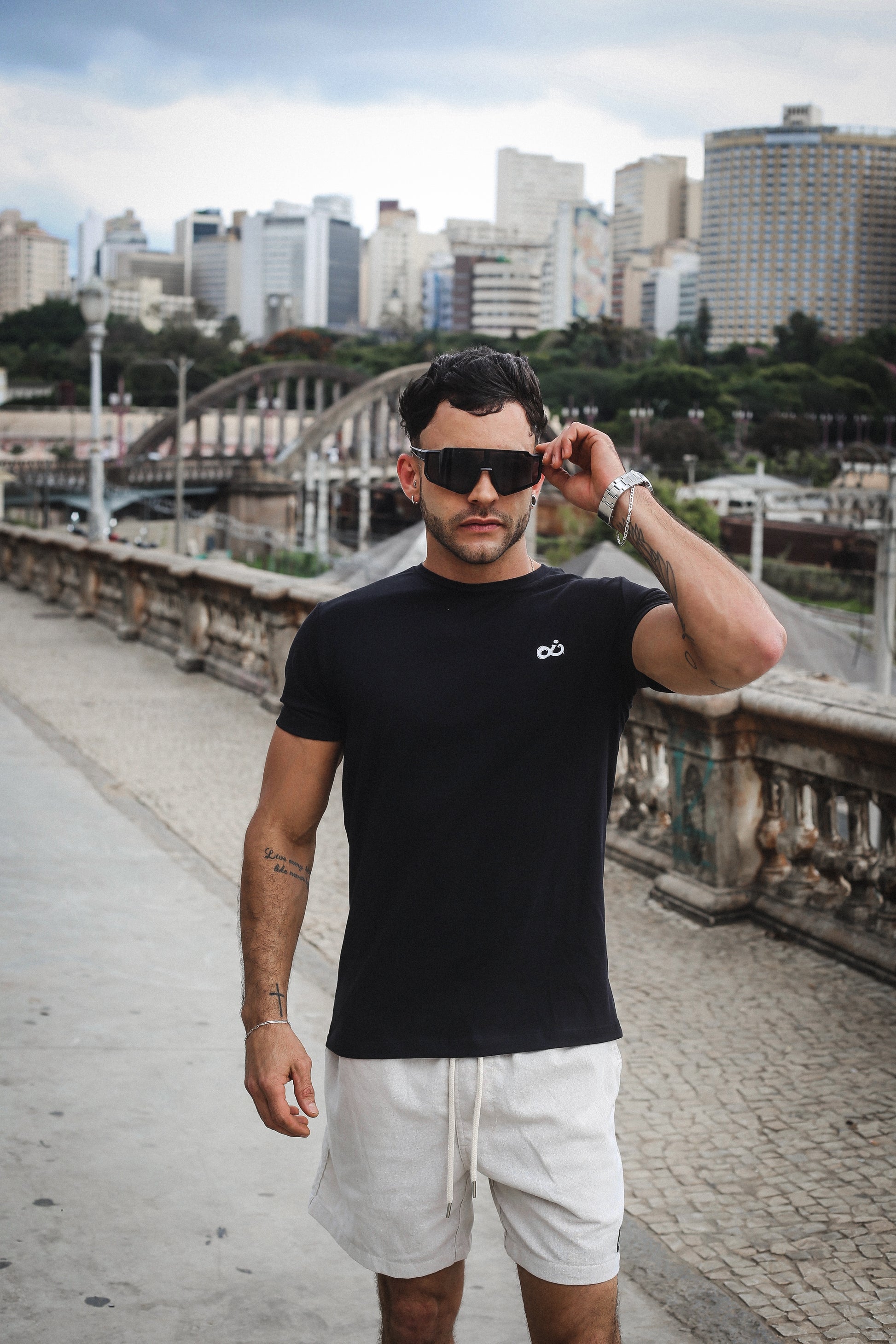 Camisa Infinity preta Ave