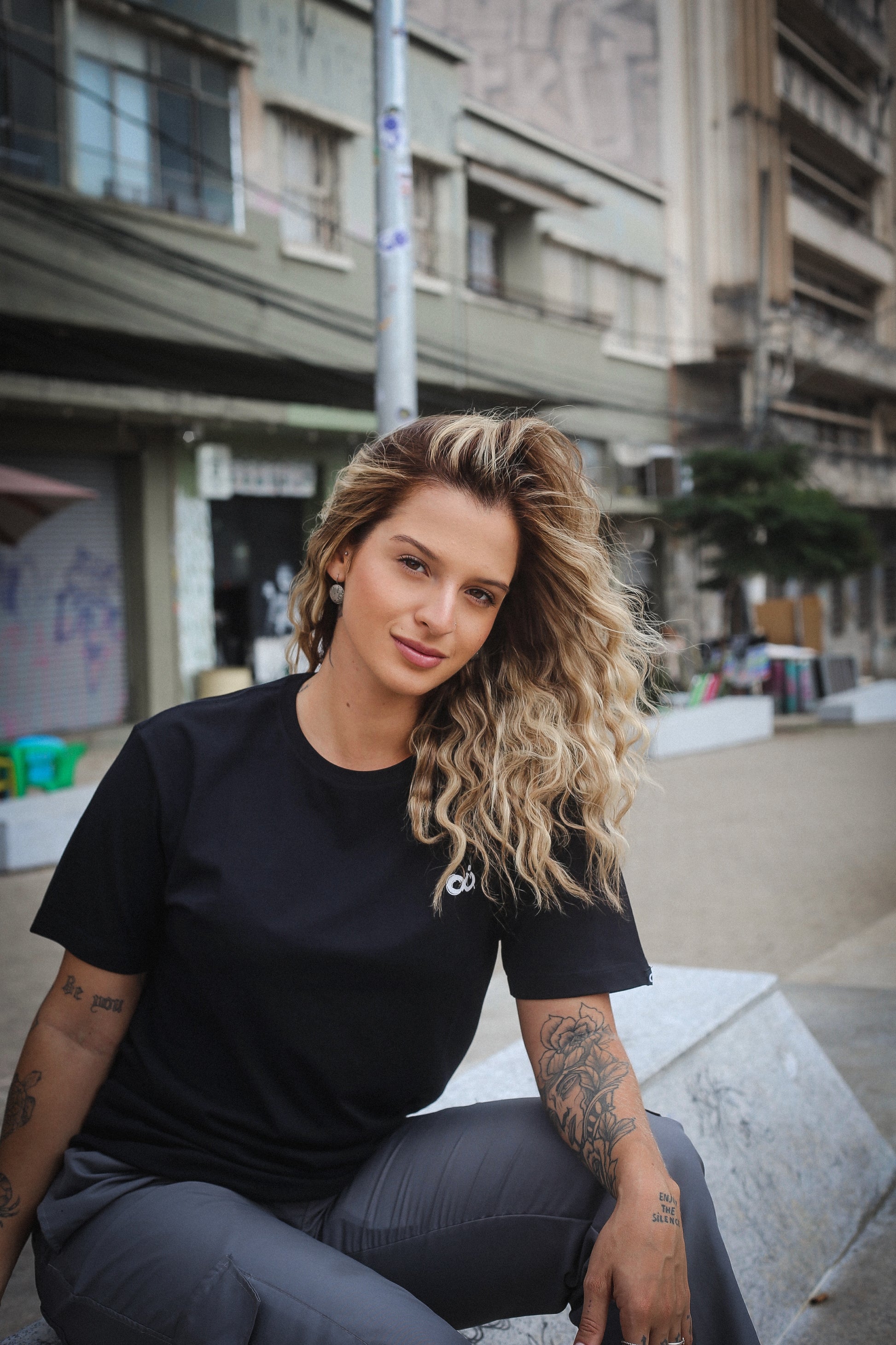 Camisa Infinity preta Ave