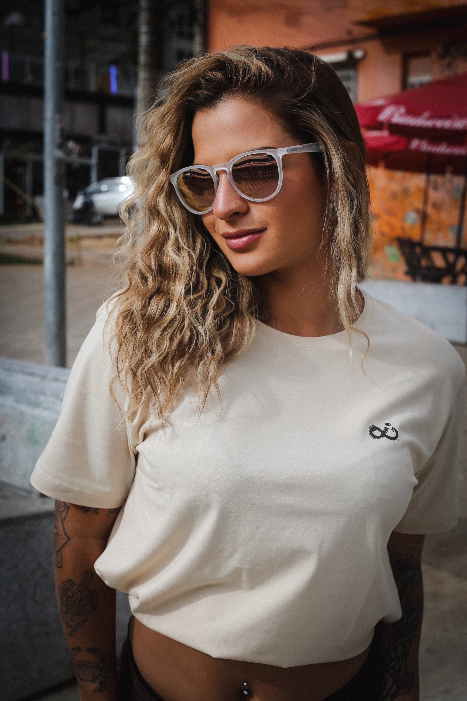 Camisa Infinity bege Ave