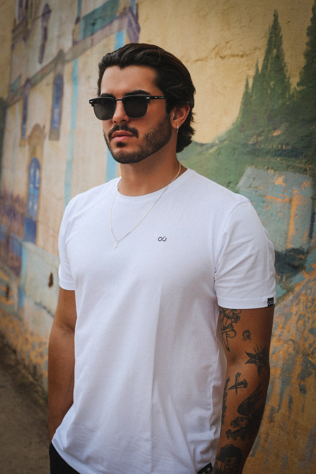 Camisa Infinity básica Branca